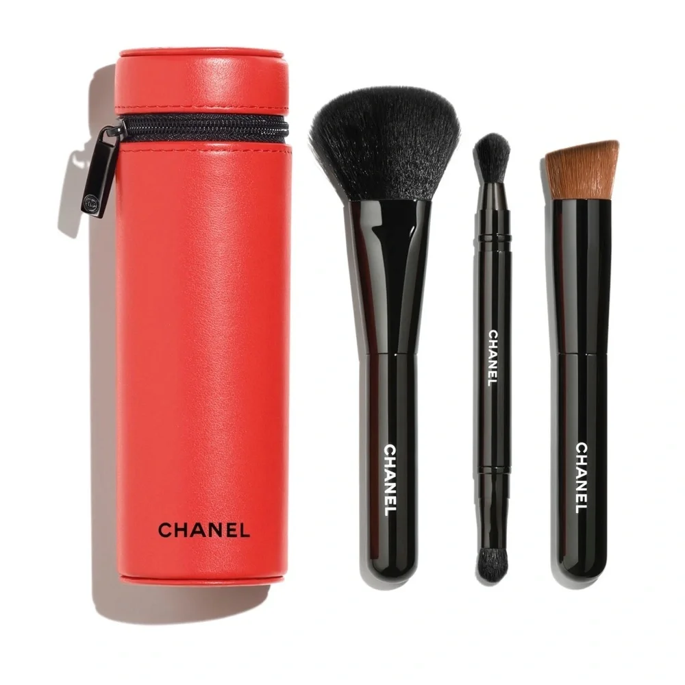 Chanel Brush set 100% authentic in 121 PREMIÈRE DAME case and 3 brushes New